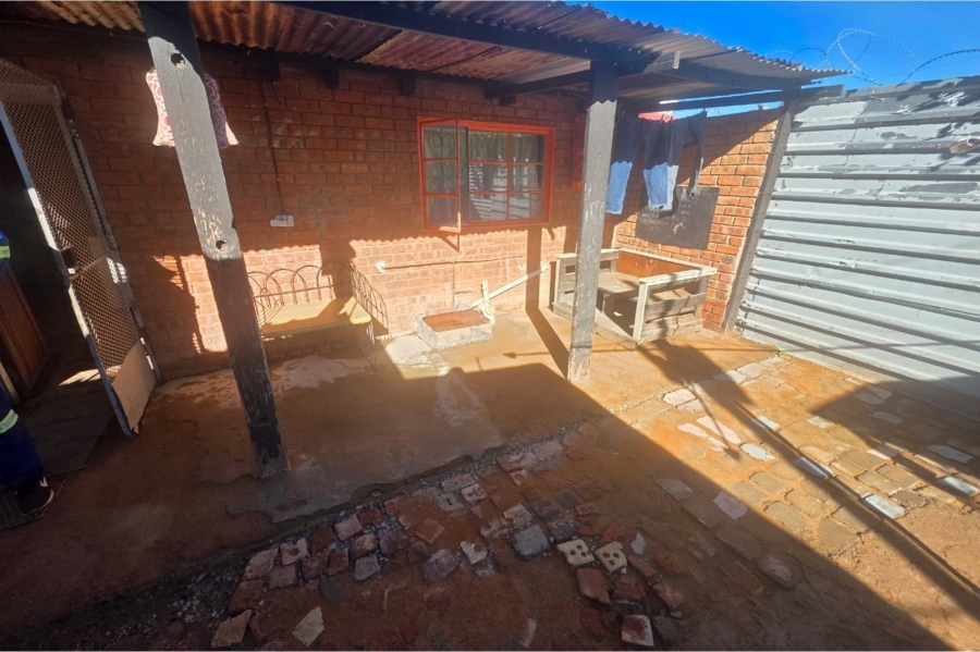 2 Bedroom Property for Sale in Roodepan Northern Cape